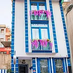 La Petite Maison Hotel