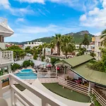 Castello Hotel & Aparts