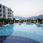 Luna Beach Deluxe Hotel