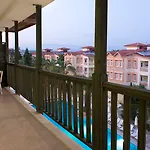 Side Village Family Suite