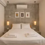 Daphnis Hotel