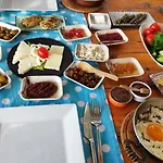 Central, Cozy, 15 Min Walk To The Beach, Fast Wi-Fi, Free Parking, 4Ppl