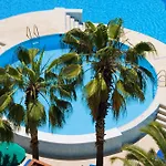 Fantasia Deluxe Hotel