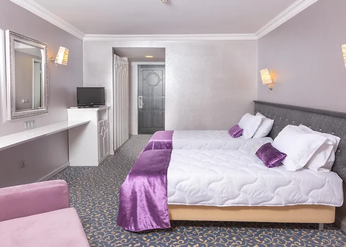 Luna Beach Deluxe Hotel