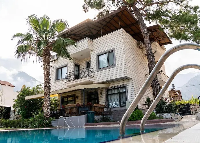 Spacious Villa With Sea And Mountain View