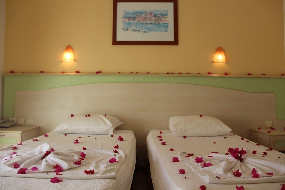 Serpina (adults Only) 3*