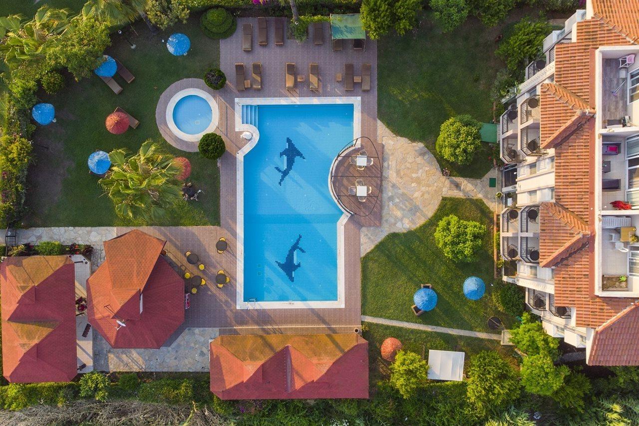 Golden Moon Hotel 3*