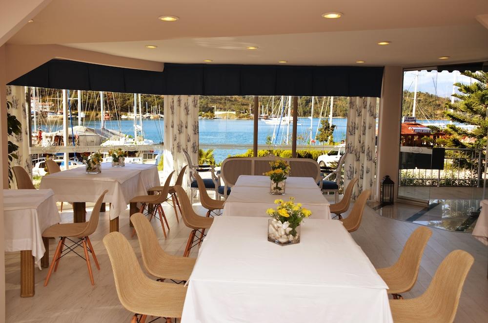 Hotel Ata Park 4*