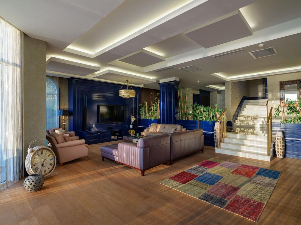 Rubi Platinum Spa & Hotel