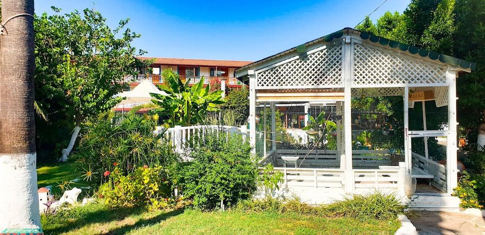 Erendiz Garden 3*