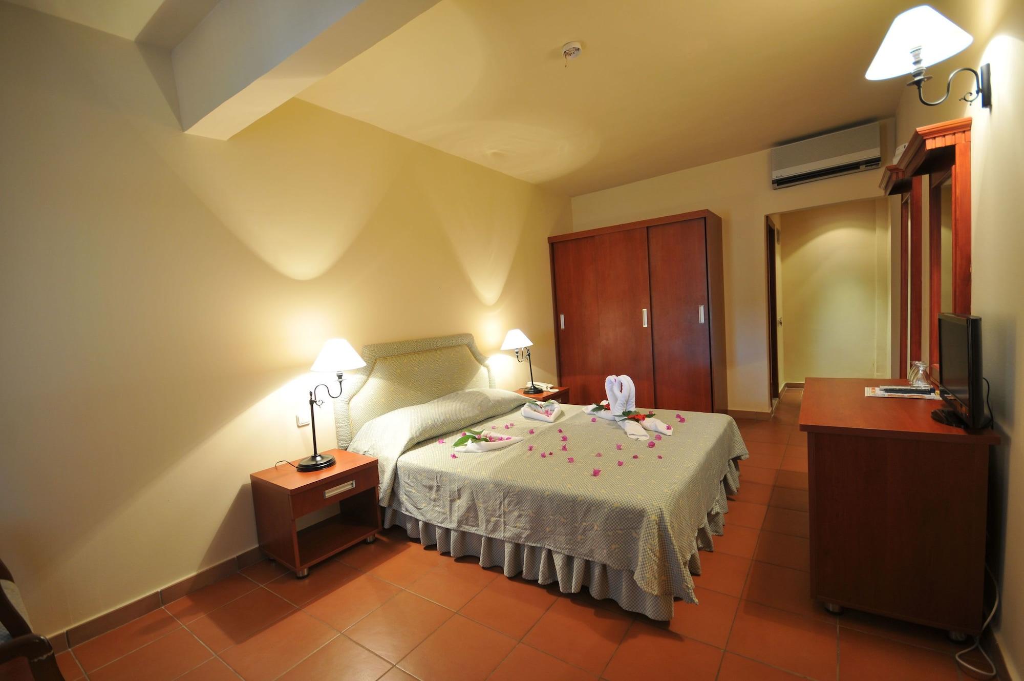 Club Meri Fethiye 3* Oludeniz