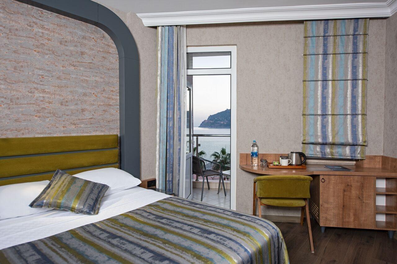 Monart Hotel 4*