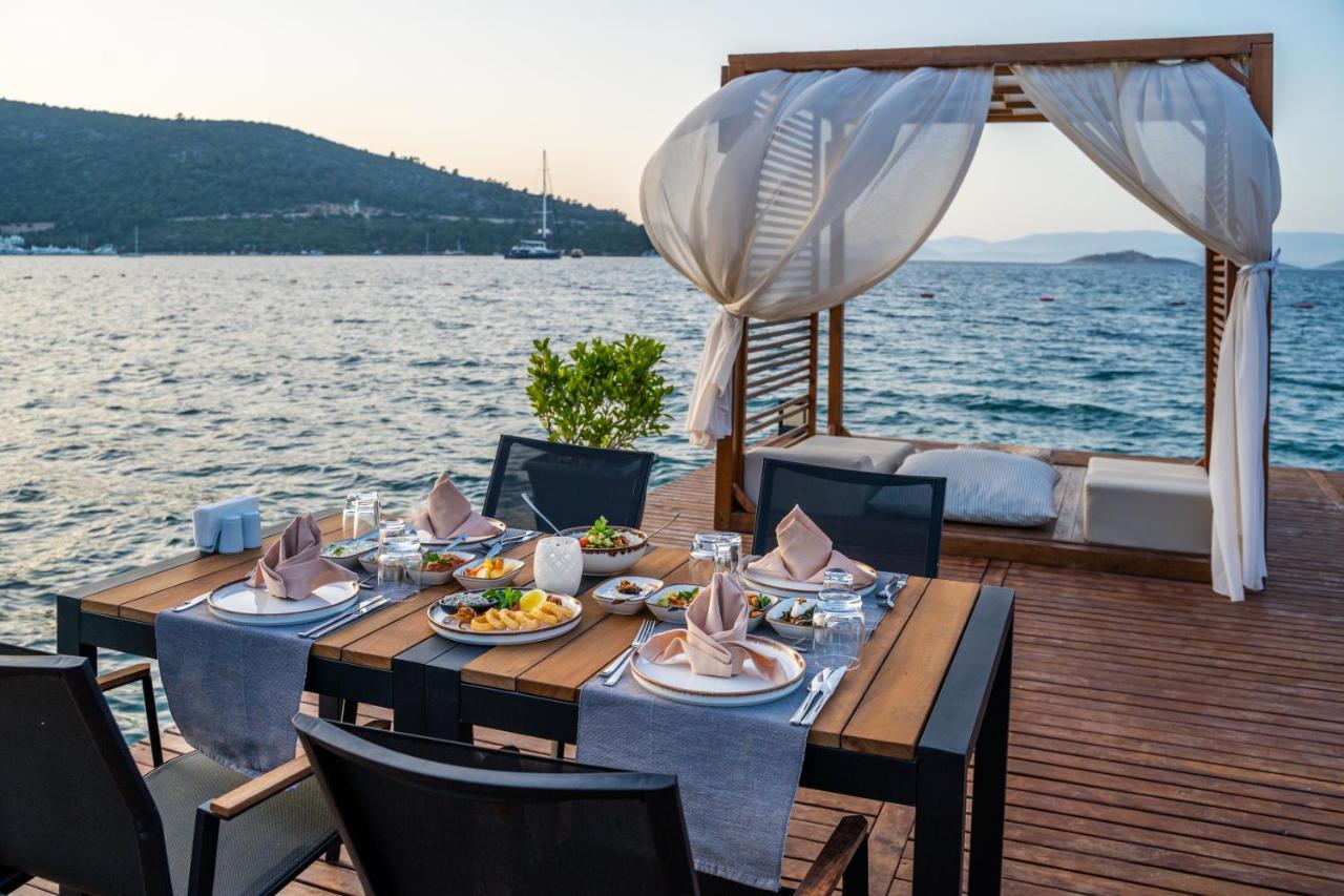 Moyo Luxury & Hotel 3*