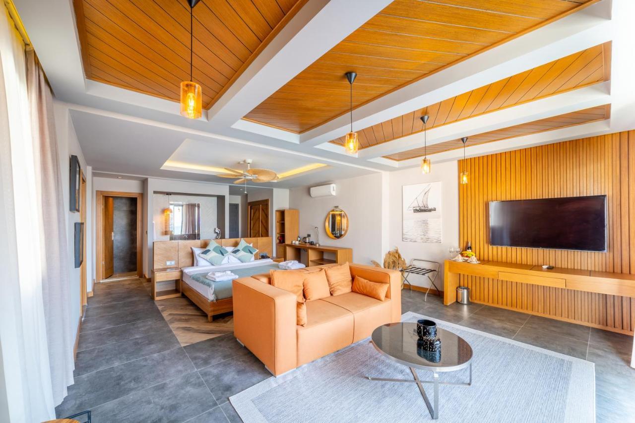 Moyo Luxury & Bodrum
