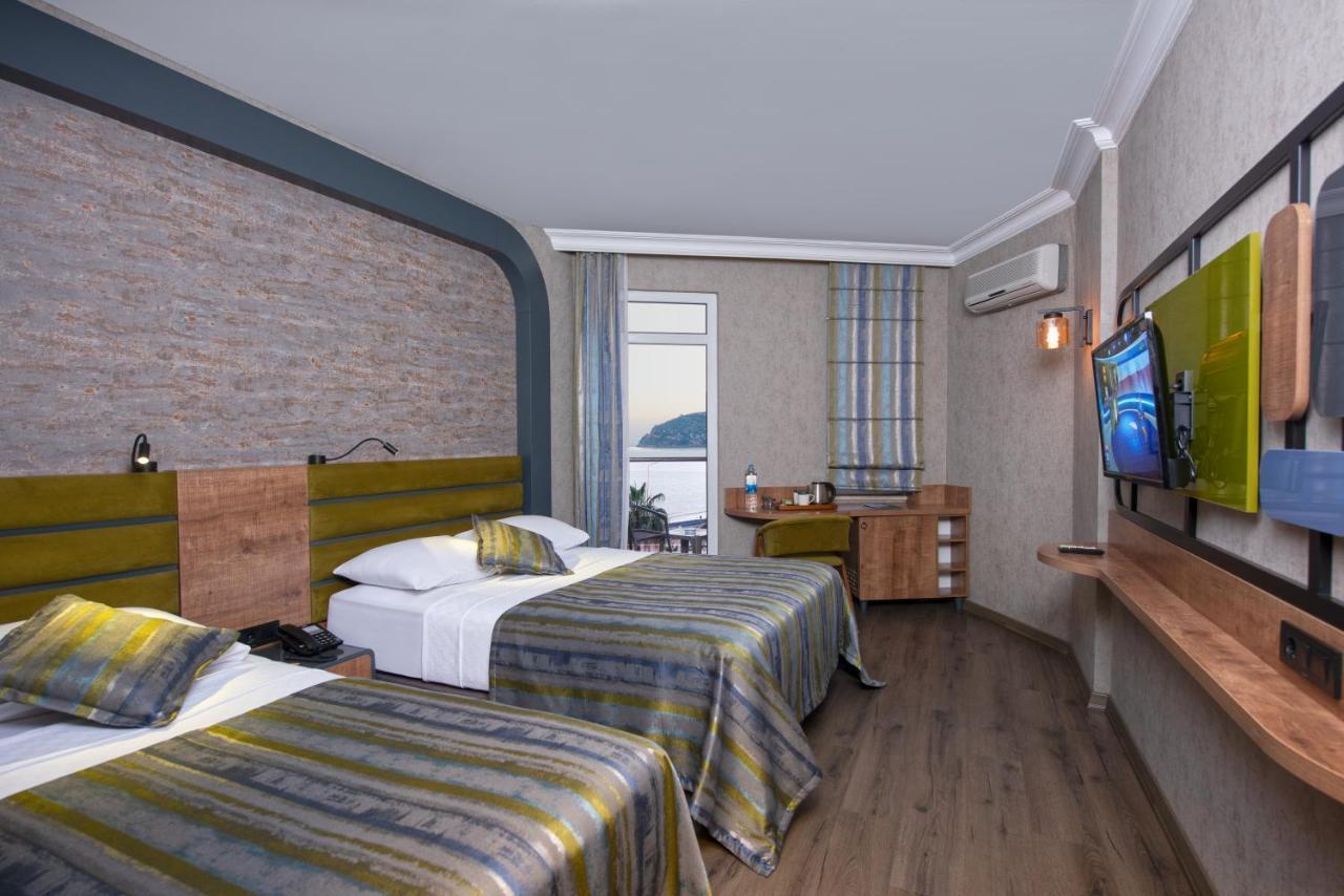 Hotel Monart 4*