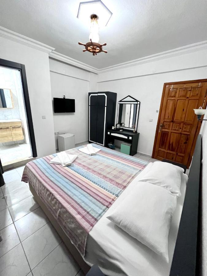 Yuecel Hotel