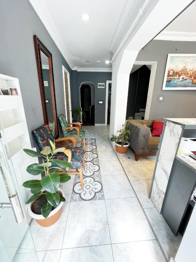 La Maison Bleue 3*