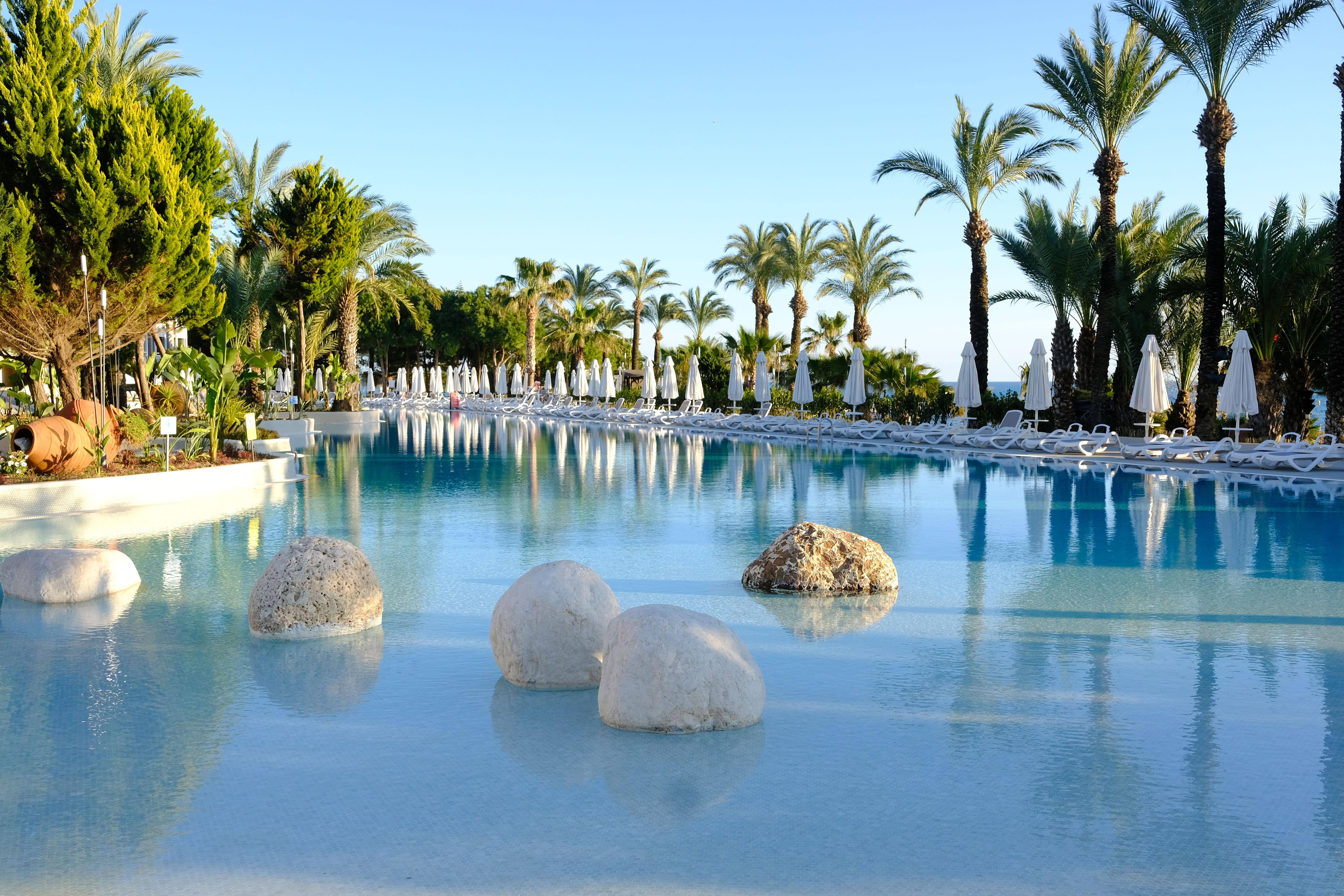 Resort Paloma Perissia Side