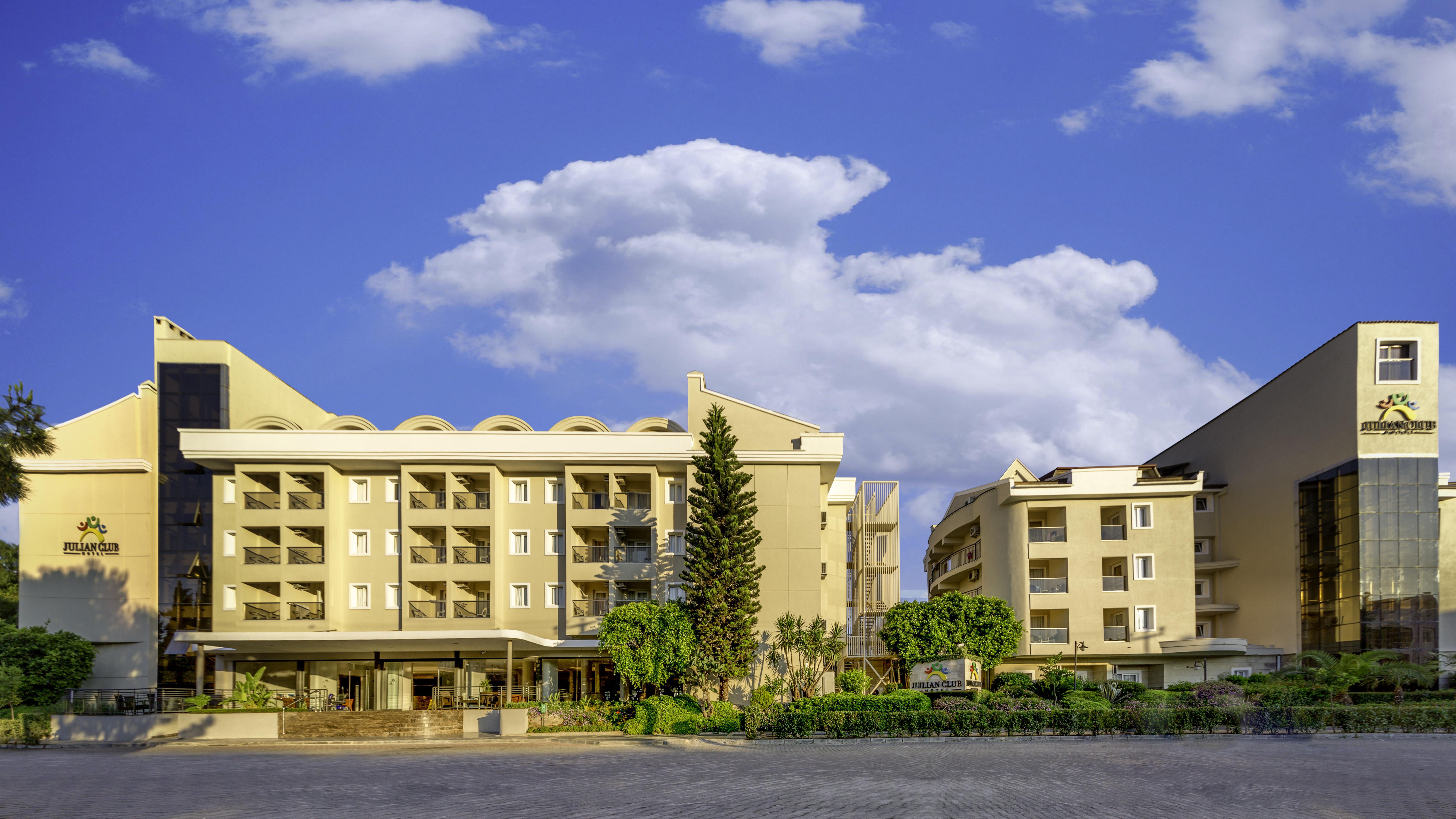 Hotel Julian Club