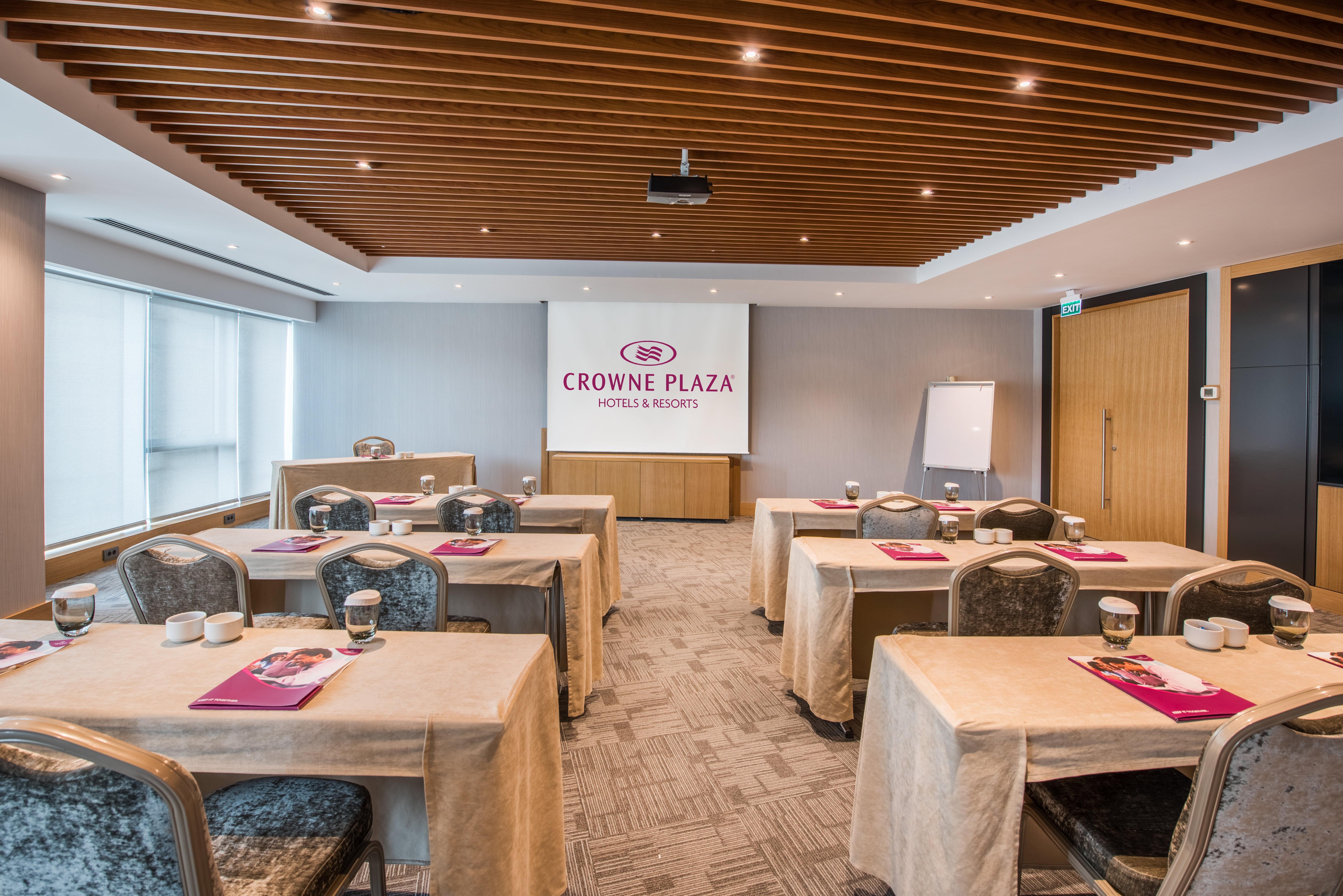 Hotel Crowne Plaza Oryapark By Ihg Istanbul