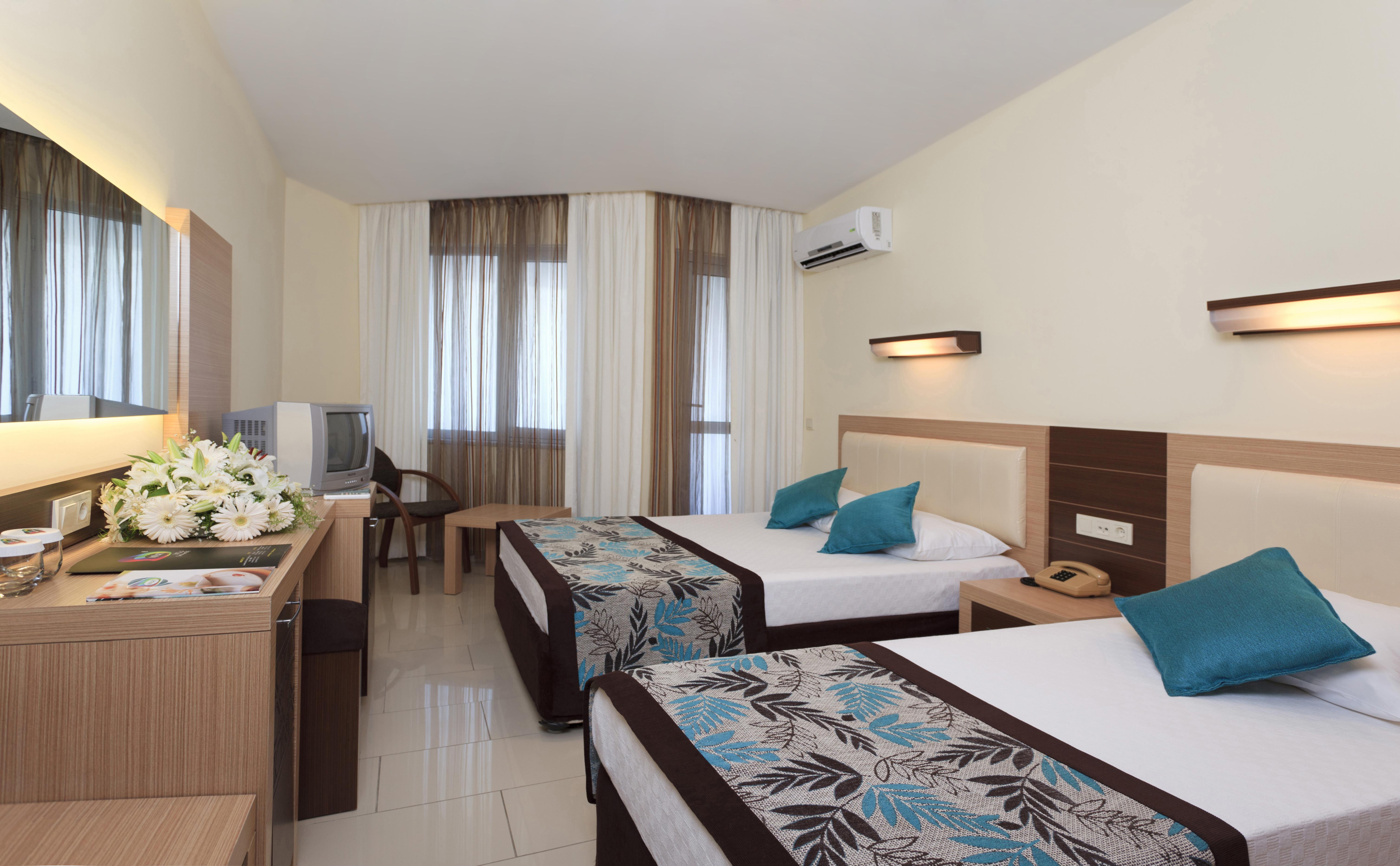 Monart Hotel 4*