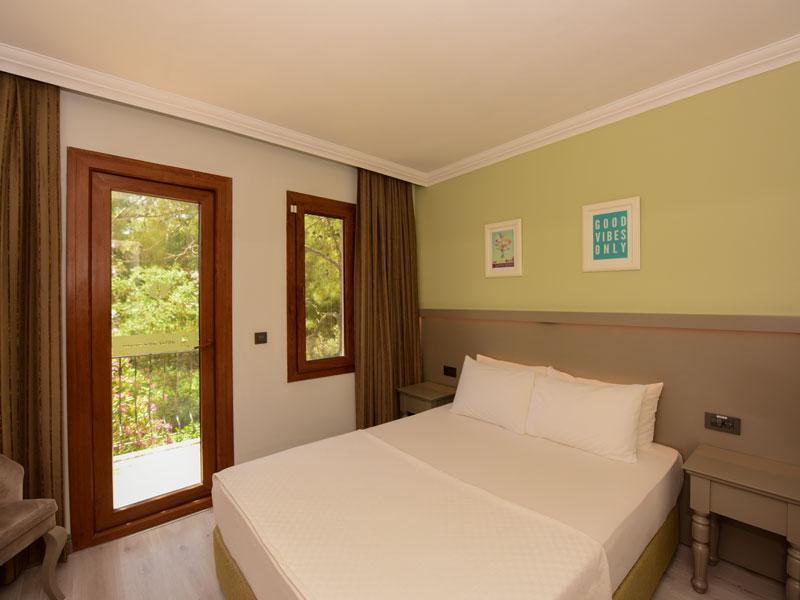 Hotel Pine Valley 4*