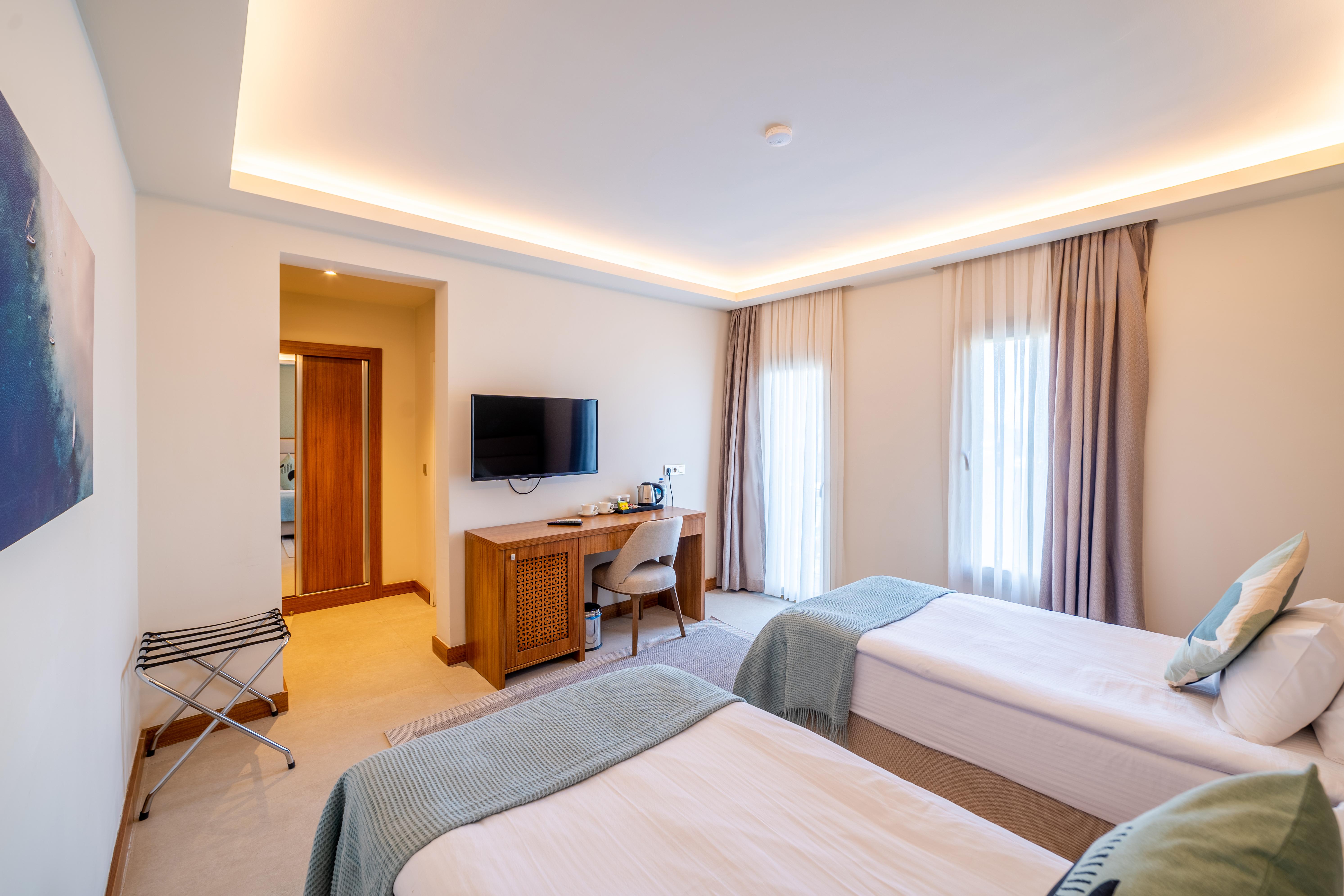 Hotel Moyo Luxury &