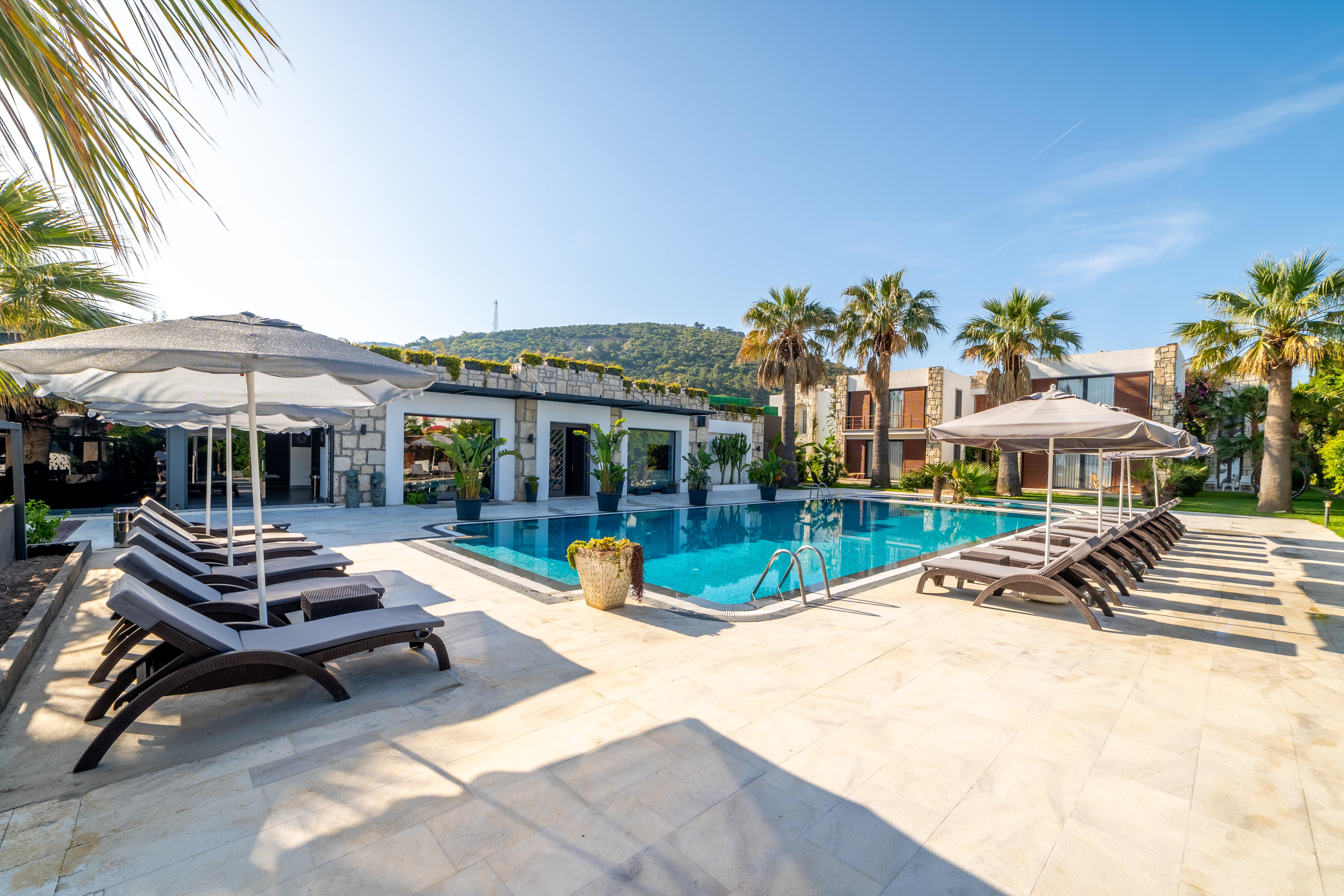 Hotel Moyo Luxury &