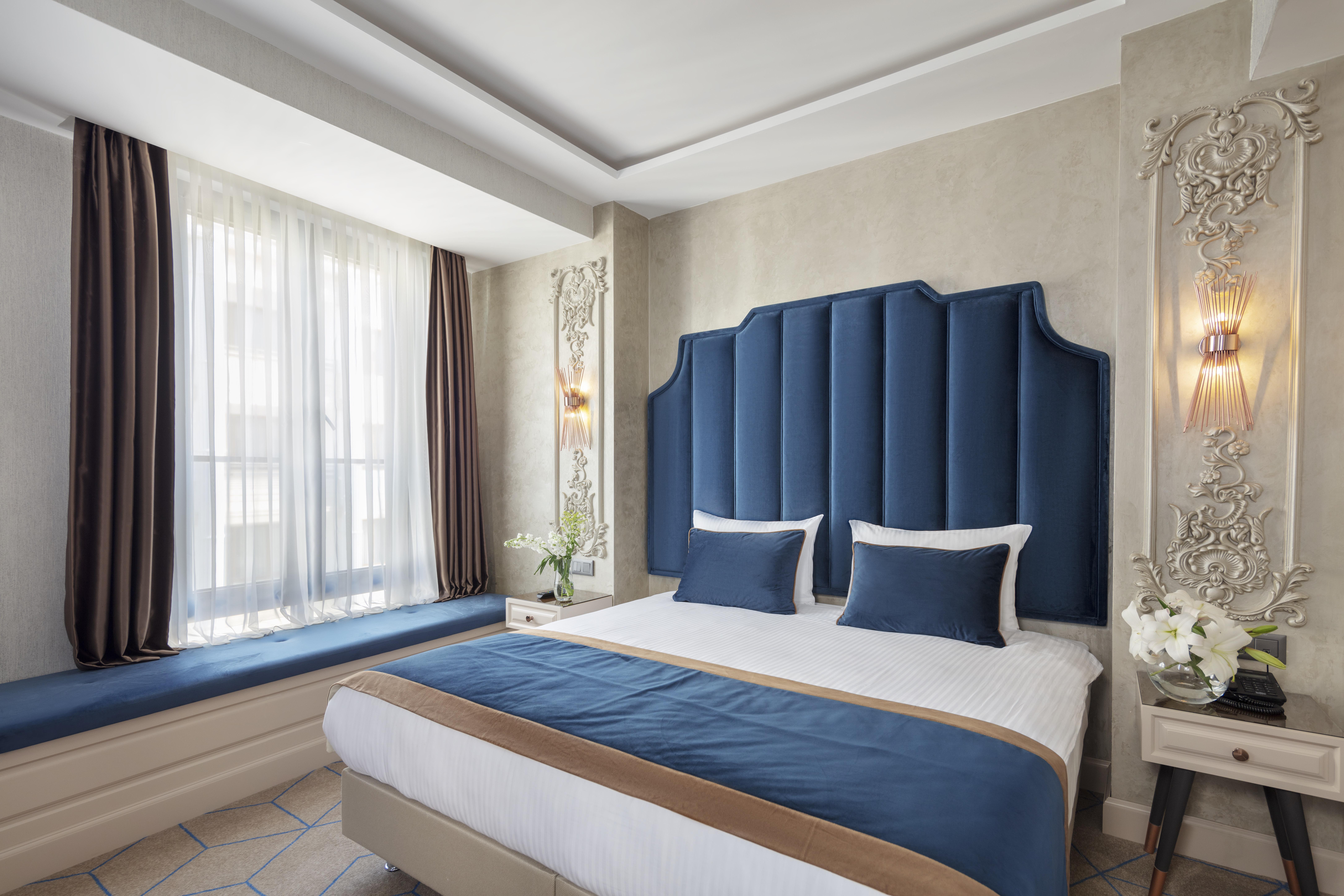 Danis & - Old Hotel