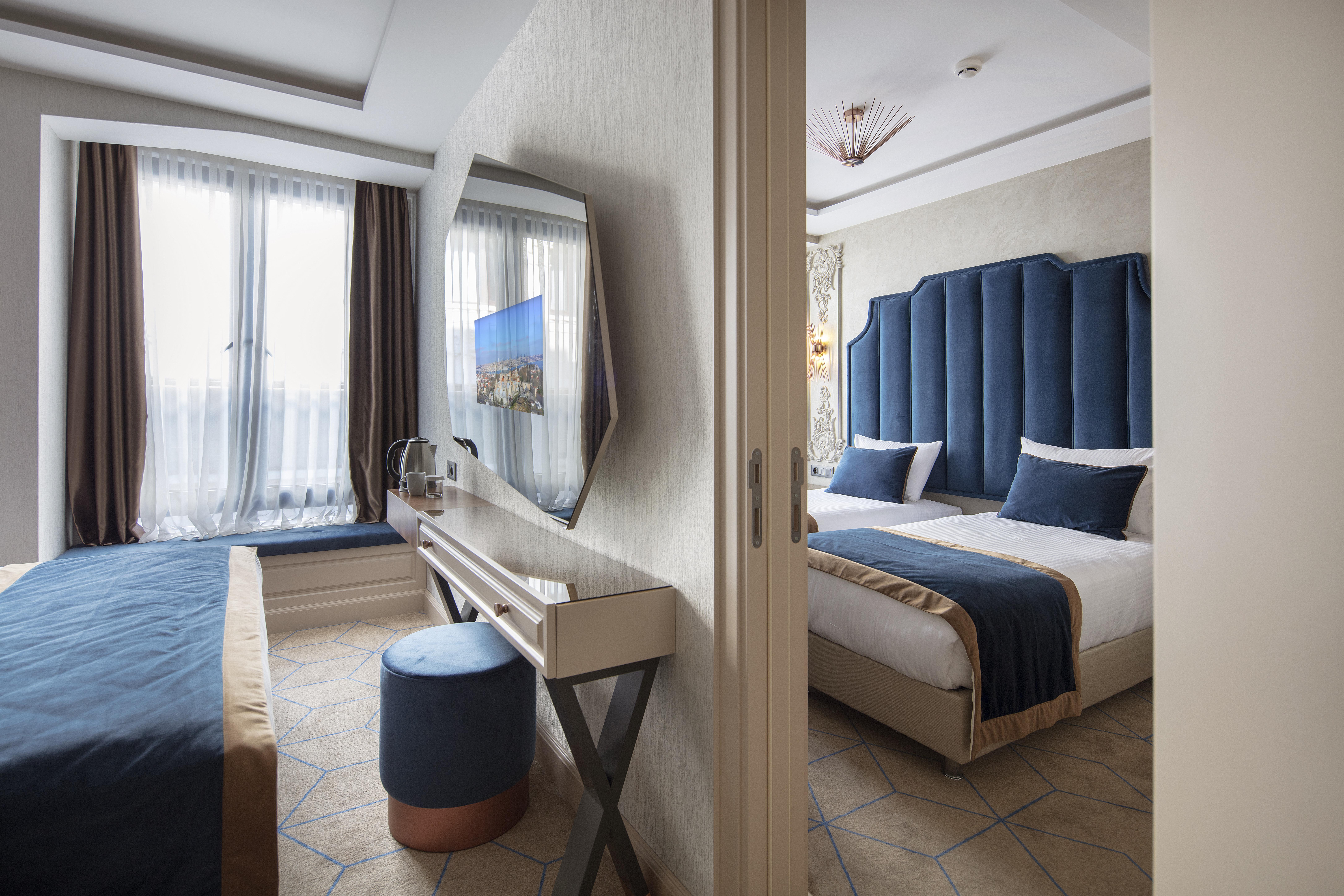 Danis & - Old Hotel
