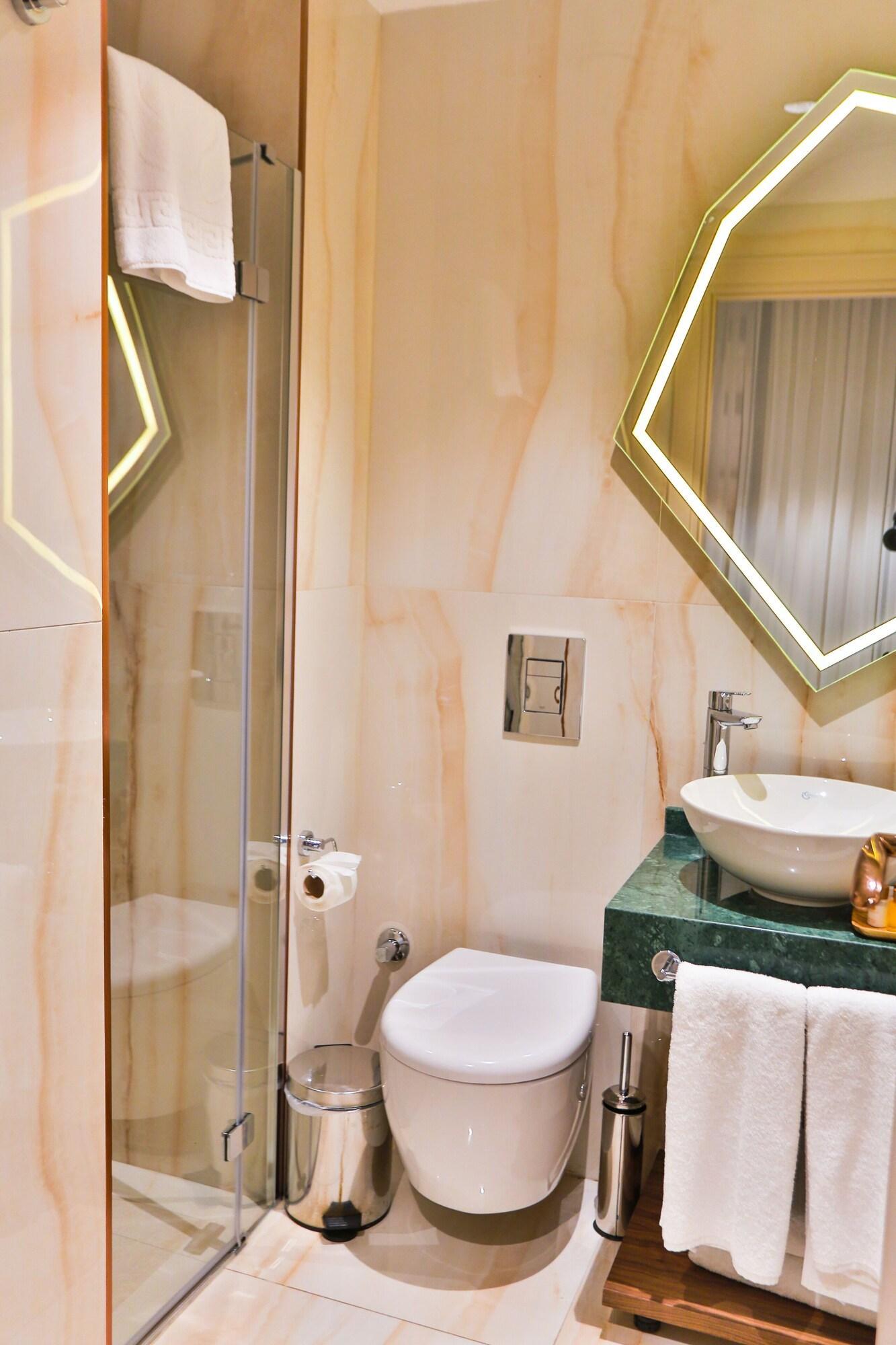 Hotel Danis & - Old 4*