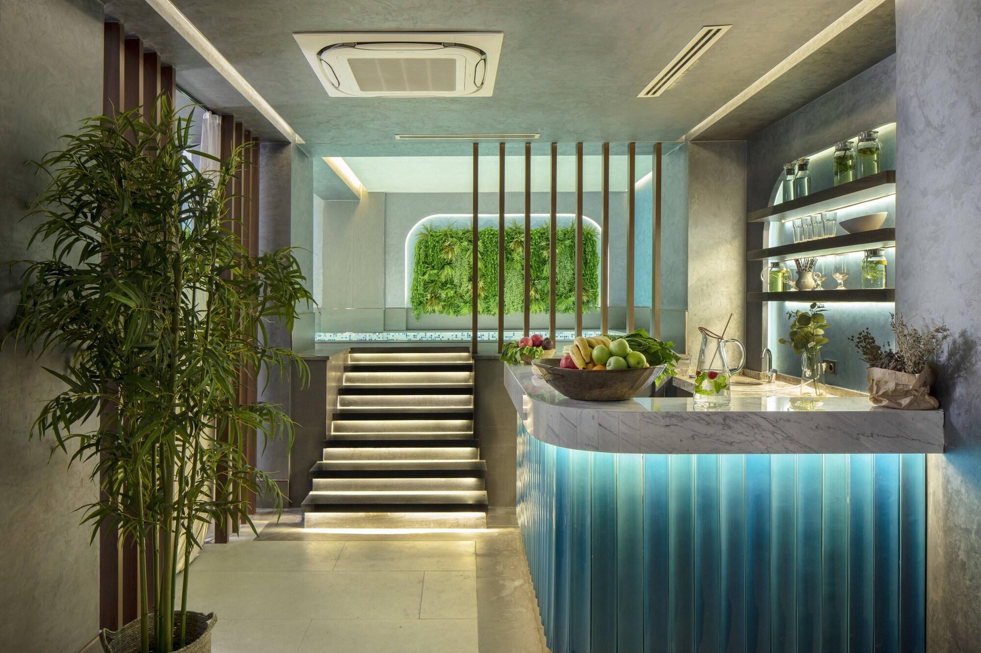 Danis & - Old Hotel