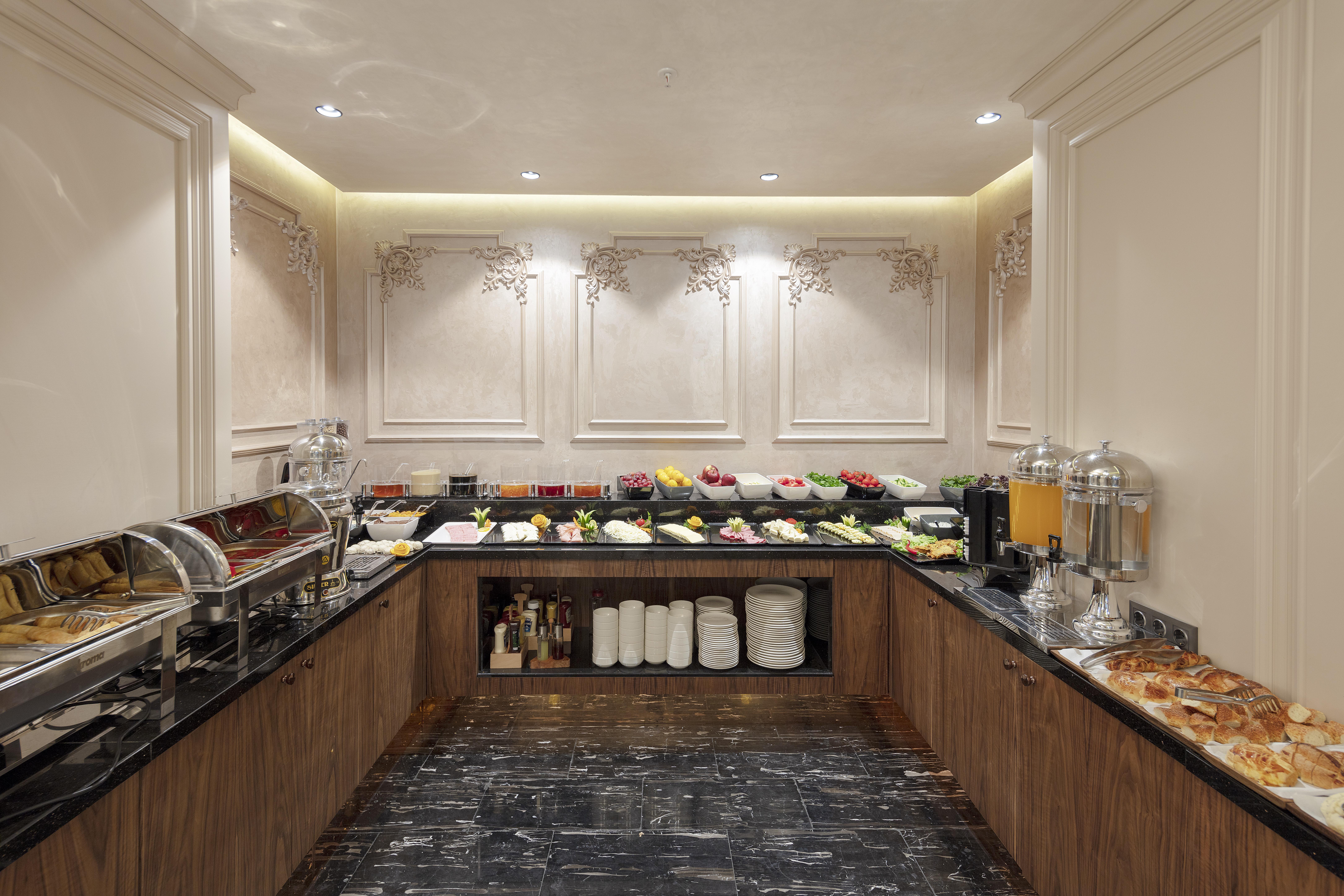 Hotel Danis & - Old 4*