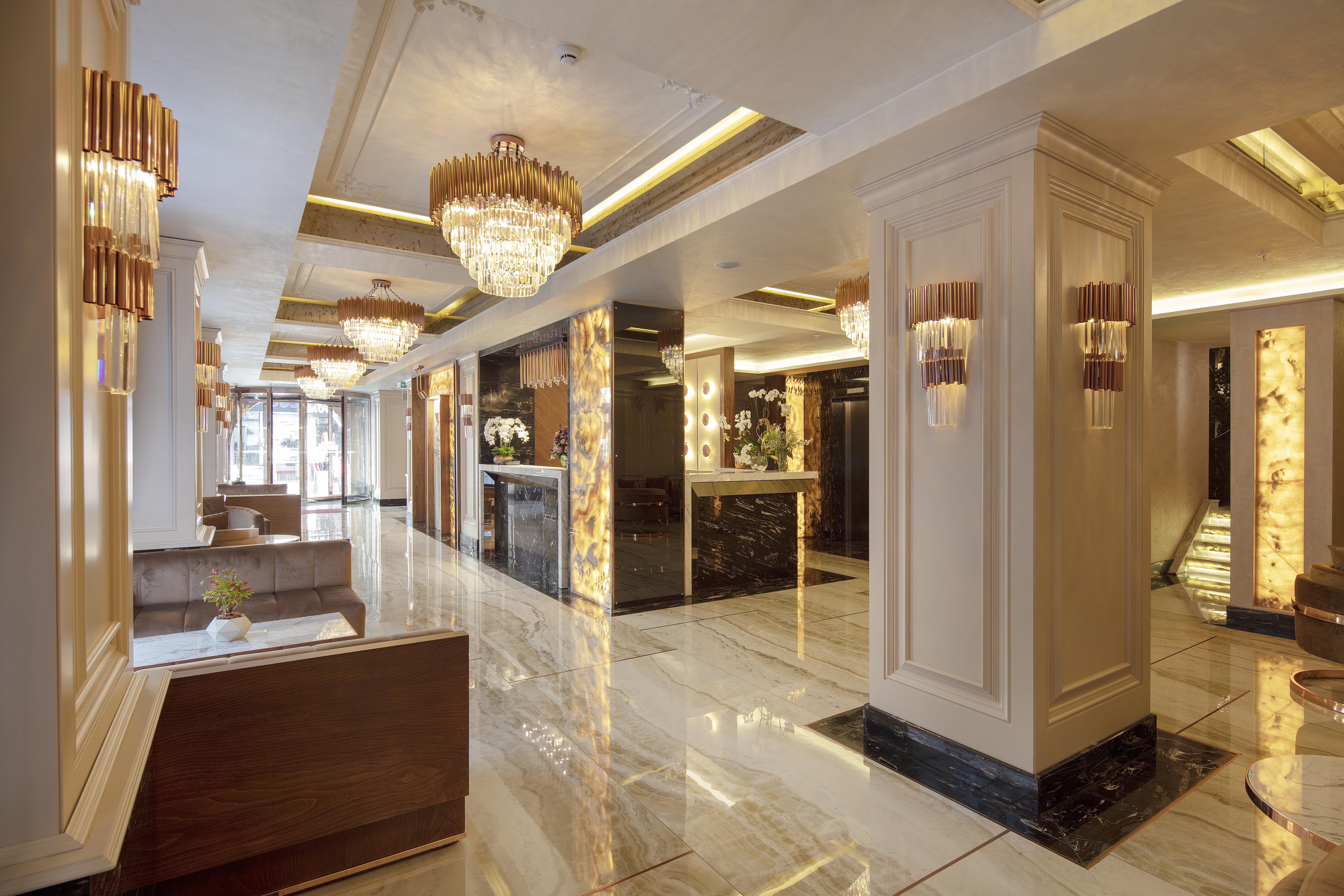 Danis & - Old Hotel