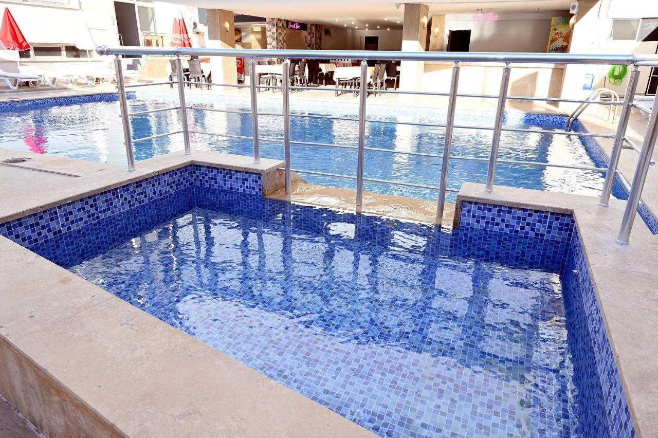 Roxx Royal Hotel