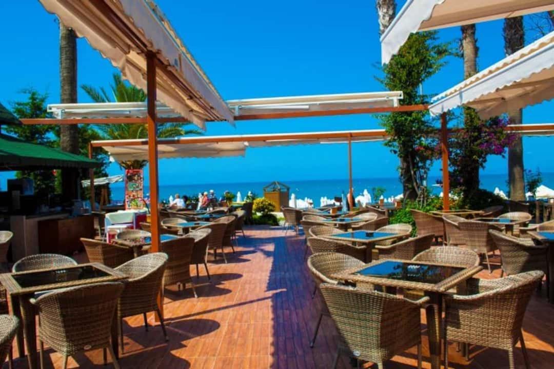 Hotel Random By Lookbookholiday