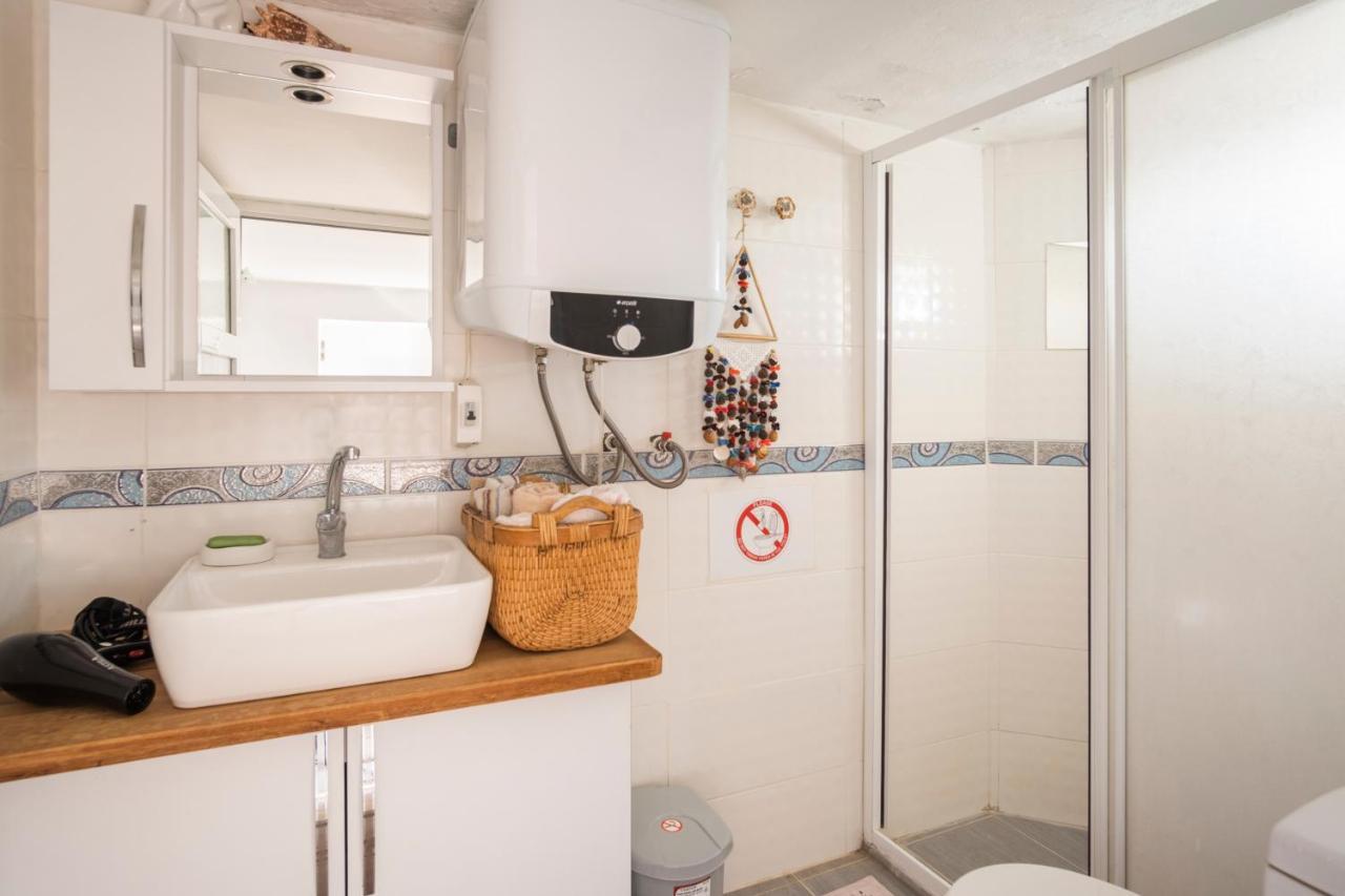 Central, Cozy, 15 Min Walk To The Beach, Fast Wi-Fi, Free Parking, 4Ppl * Bodrum