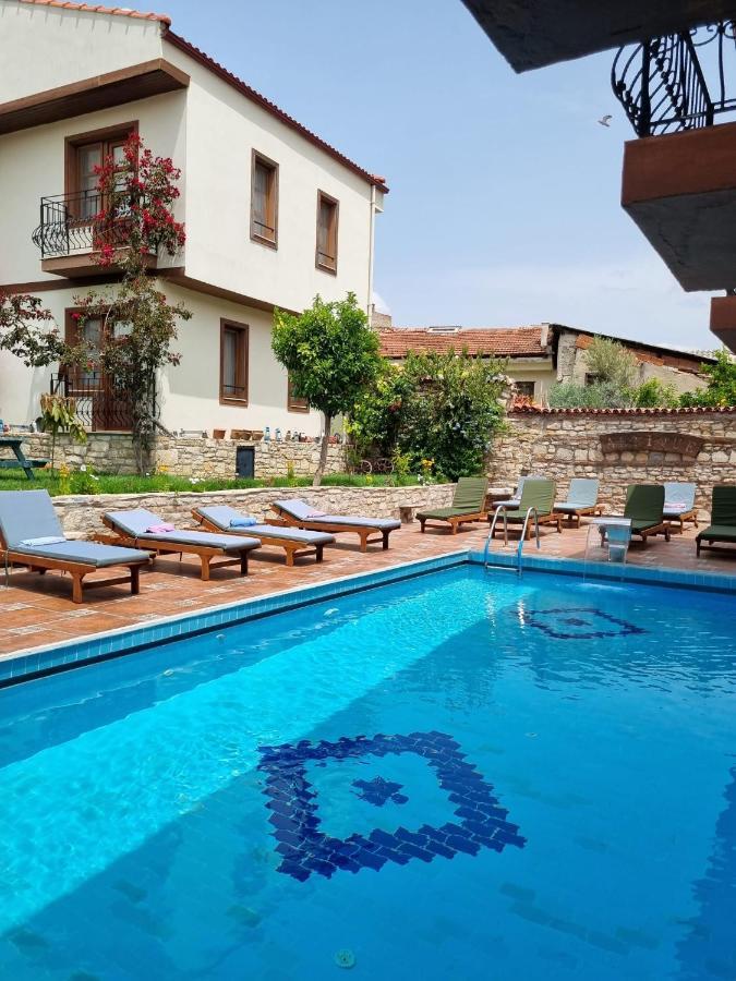 Hotel Sezgin *