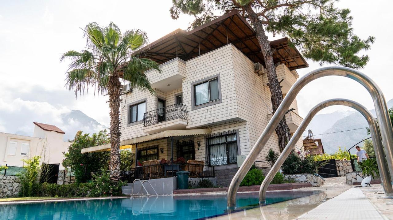 Villa Spacious With Sea And Mountain View *