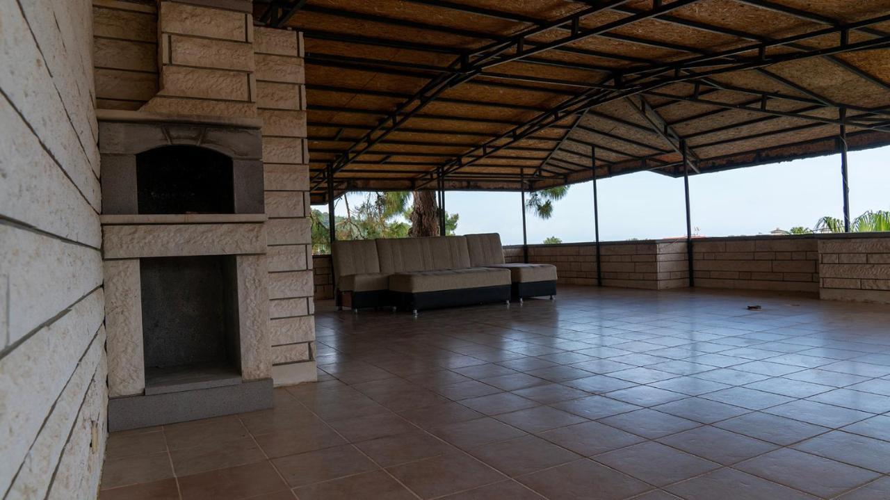 Spacious With Sea And Mountain View *