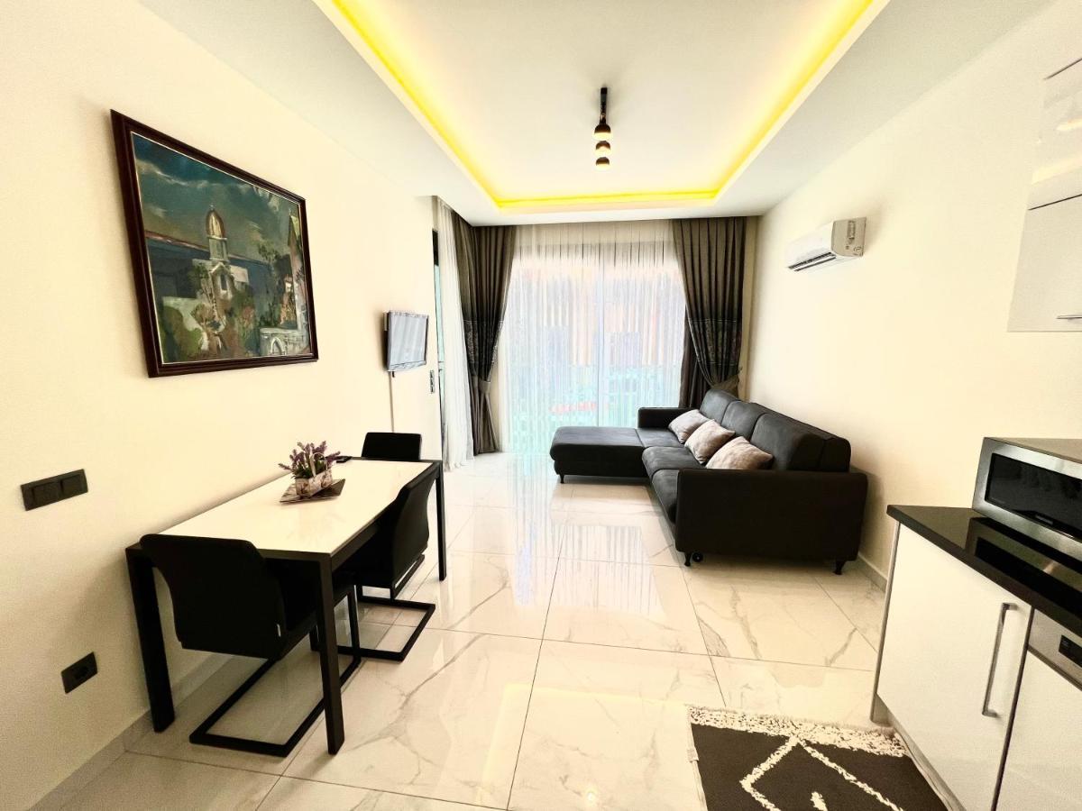 25 - Cleopatra Exclusive, Center Apartment *