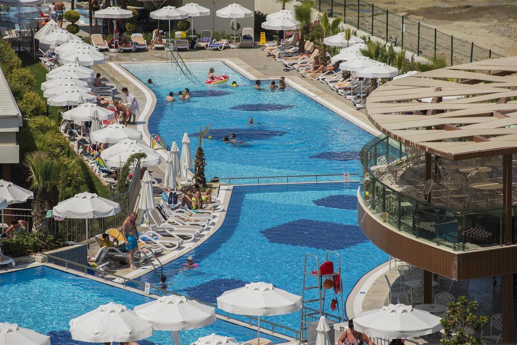 Dream World Aqua Resort 5*