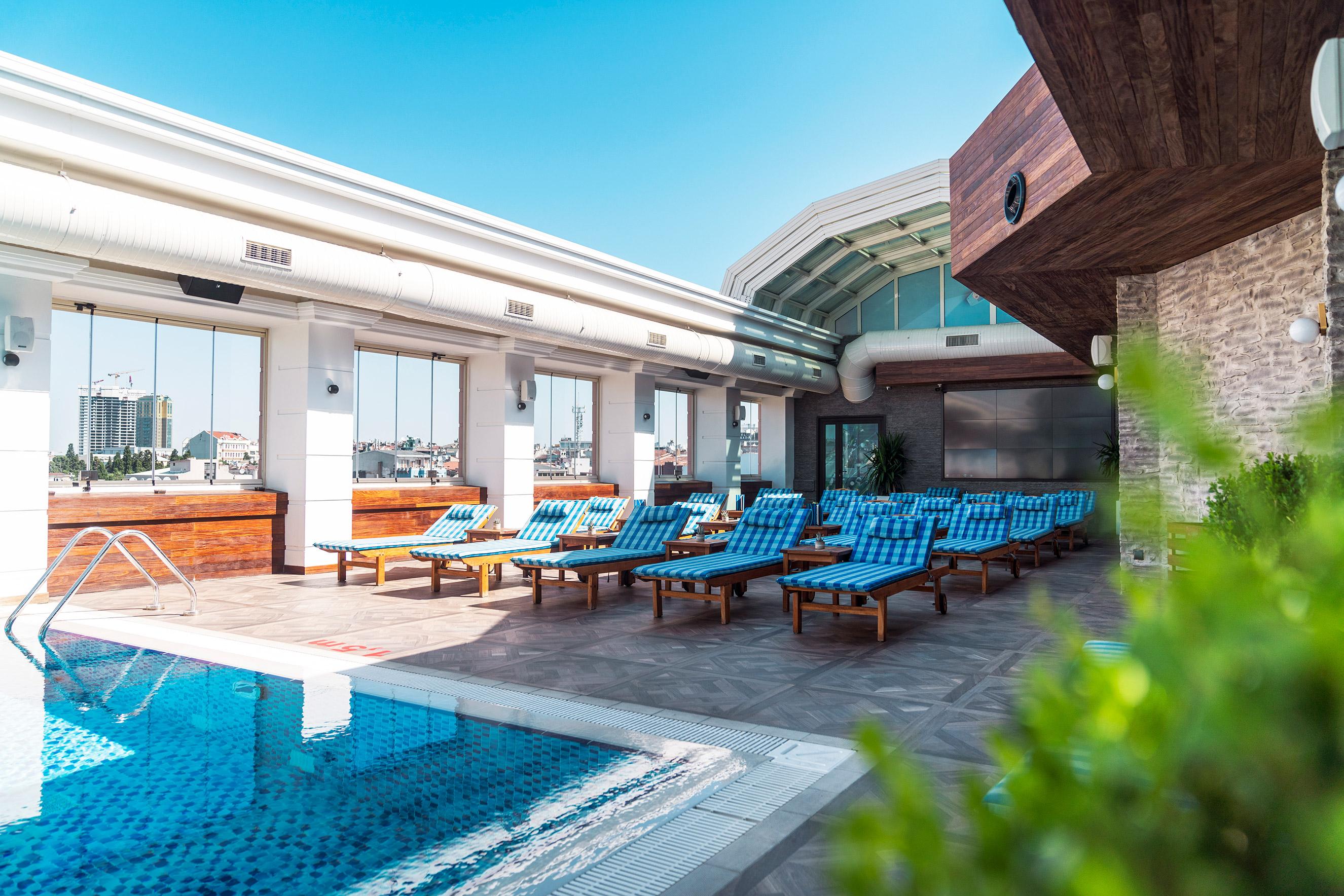 Hotel Ramada Plaza By Wyndham City Center (adults Only) 5*