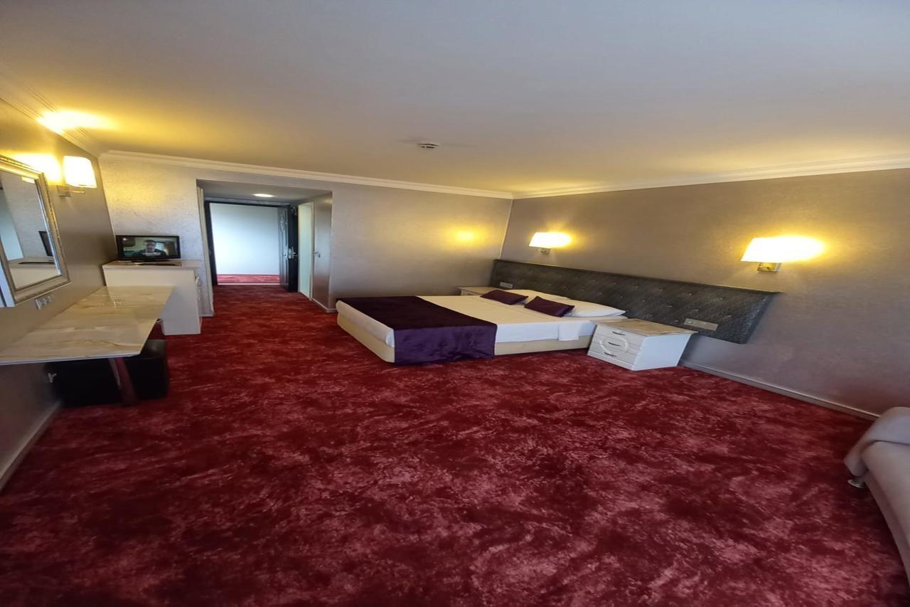 Luna Deluxe Hotel