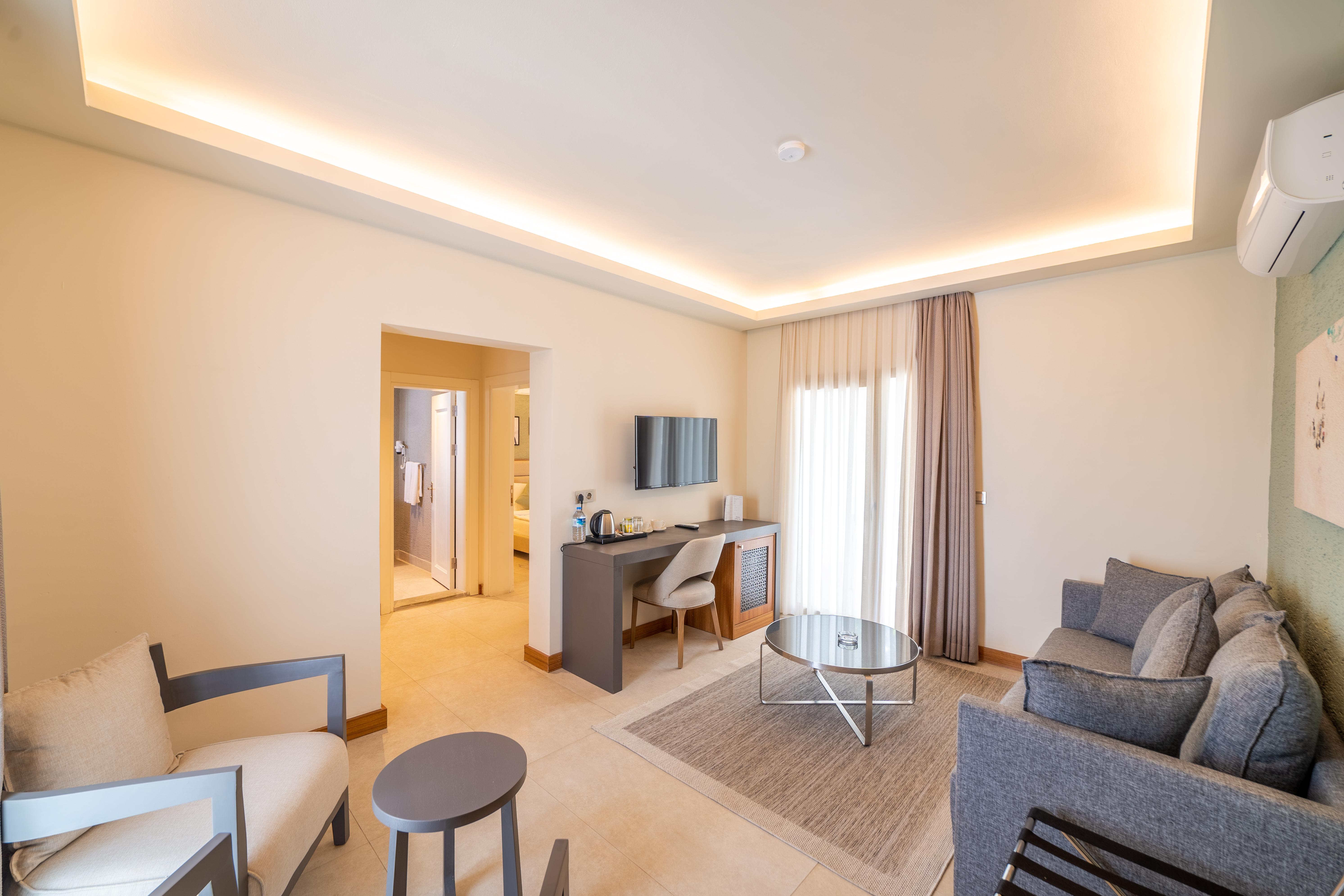 Moyo Luxury & Hotel 3*