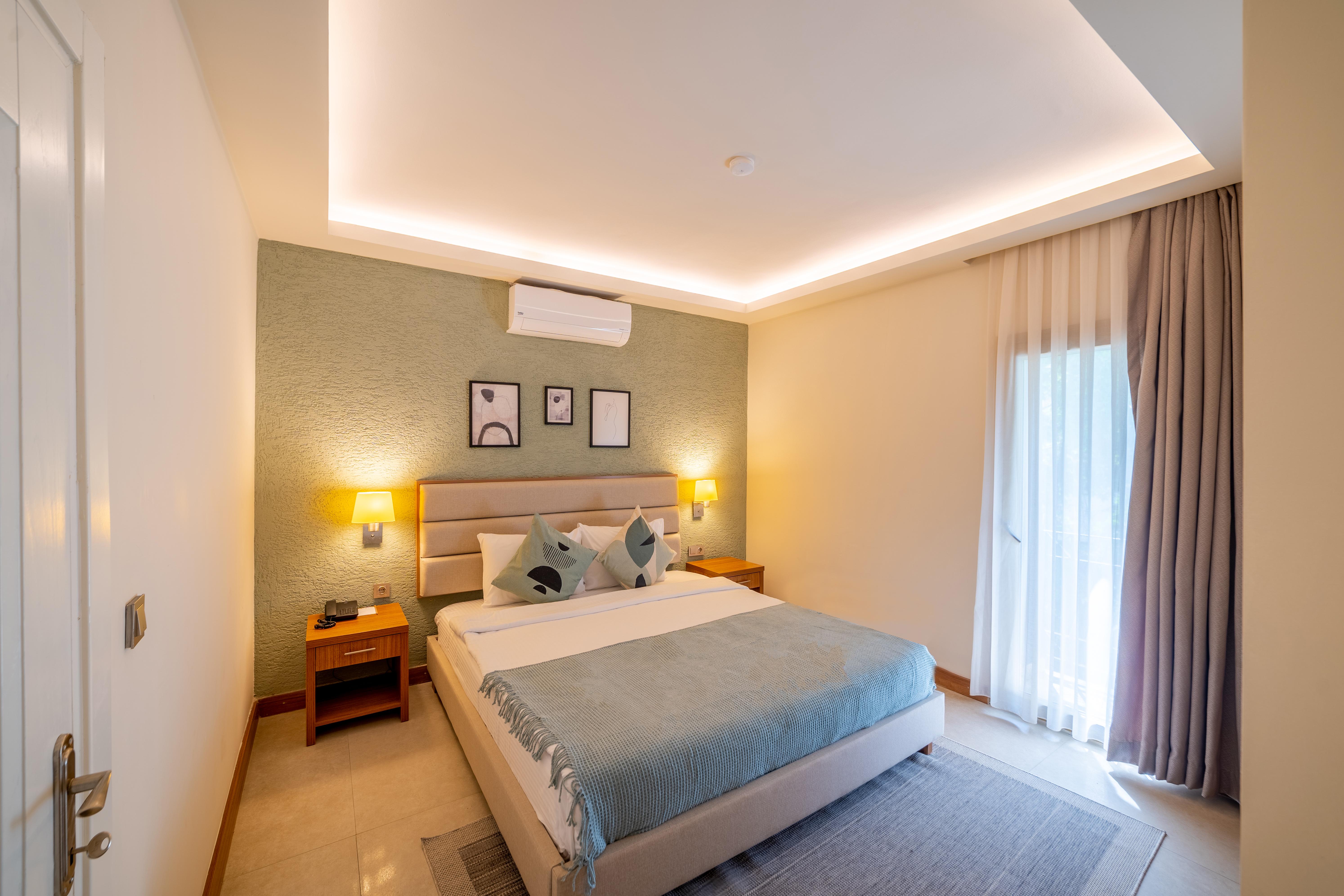 Hotel Moyo Luxury & 3*