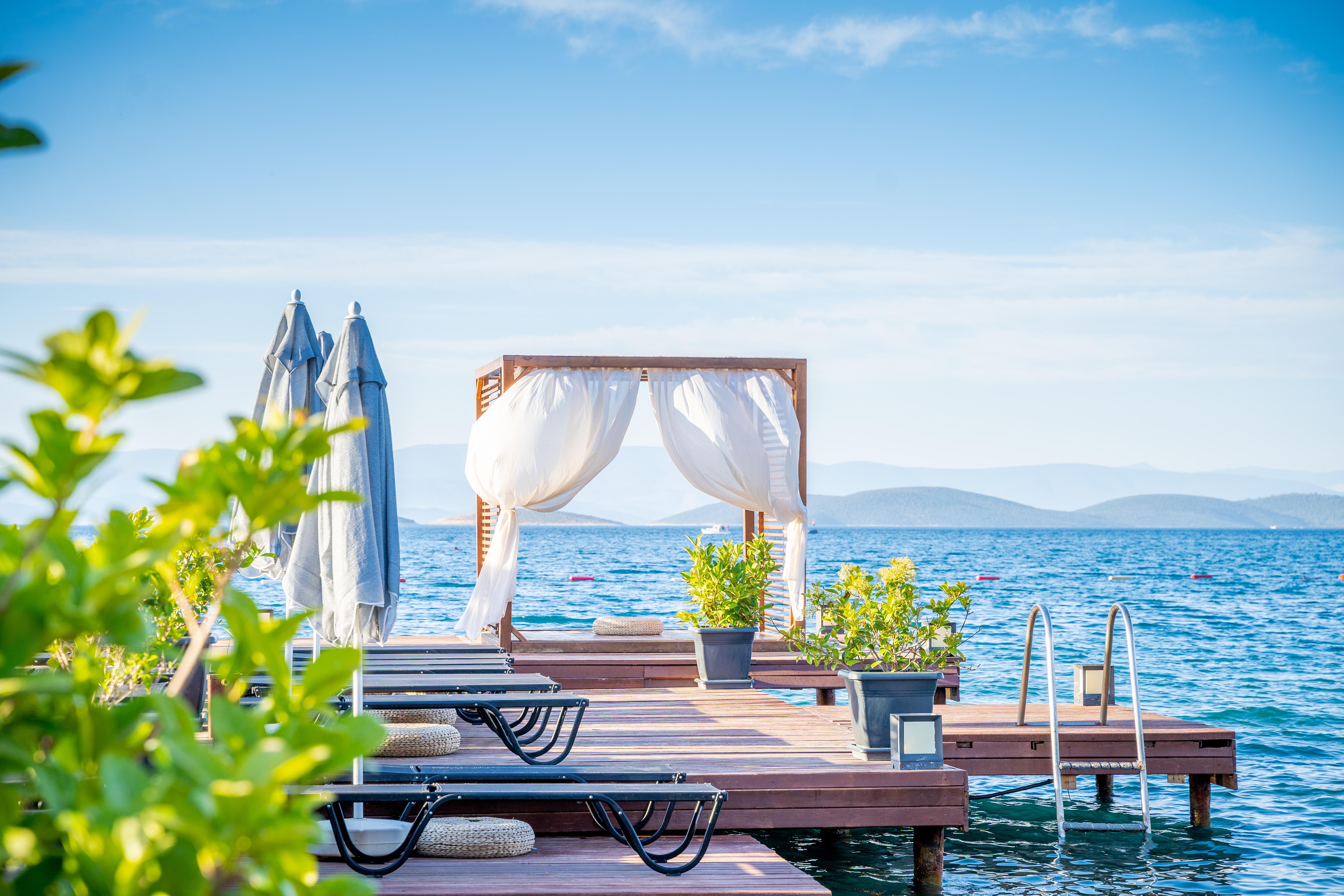 Moyo Luxury & 3*