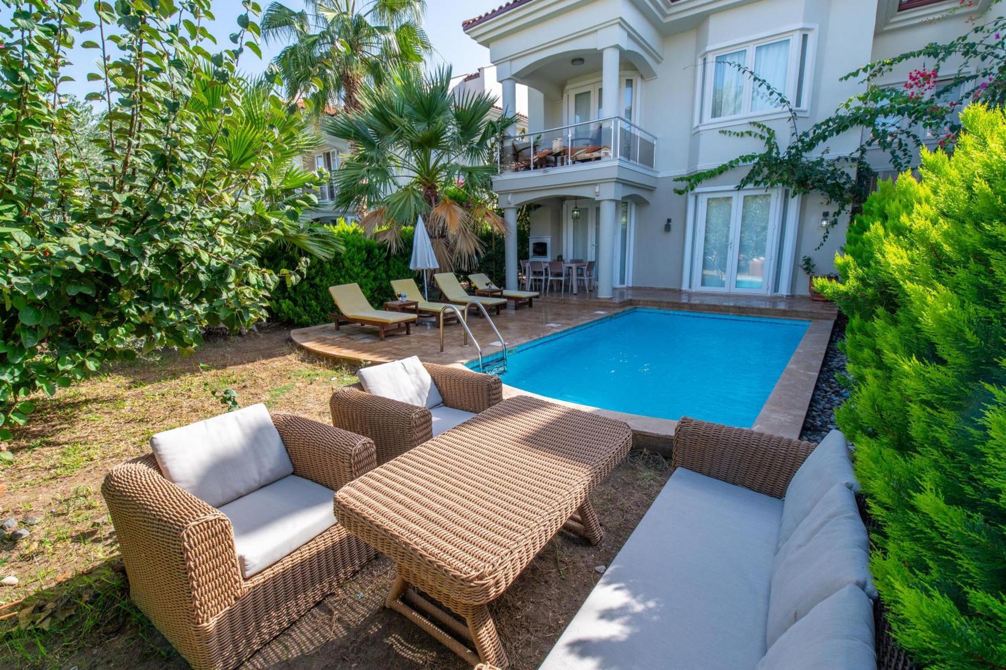 Sunset Aqua Lettings *