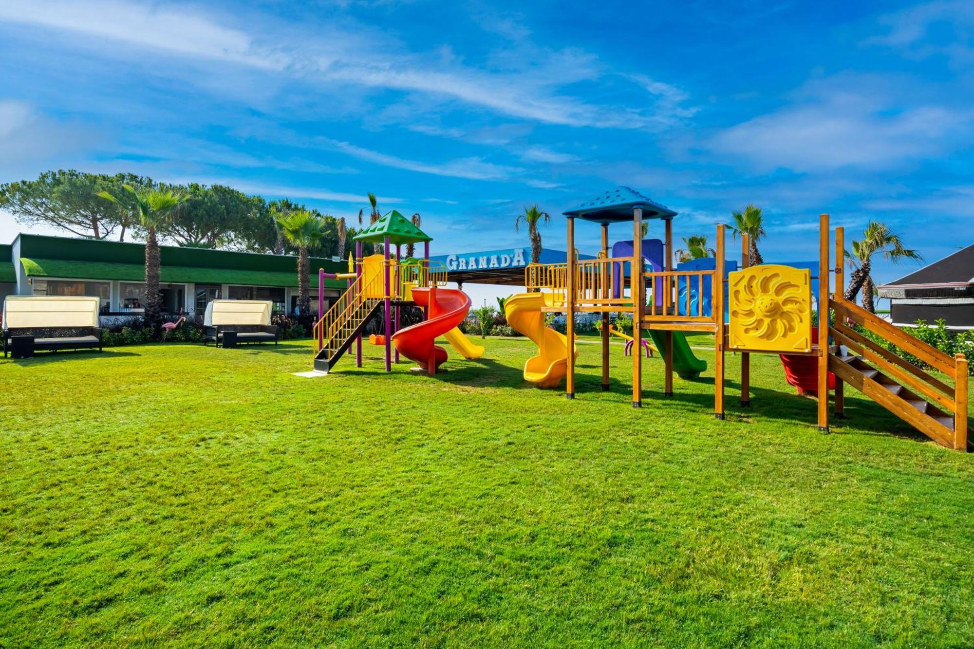 Granada Luxury - Family Kids Concept