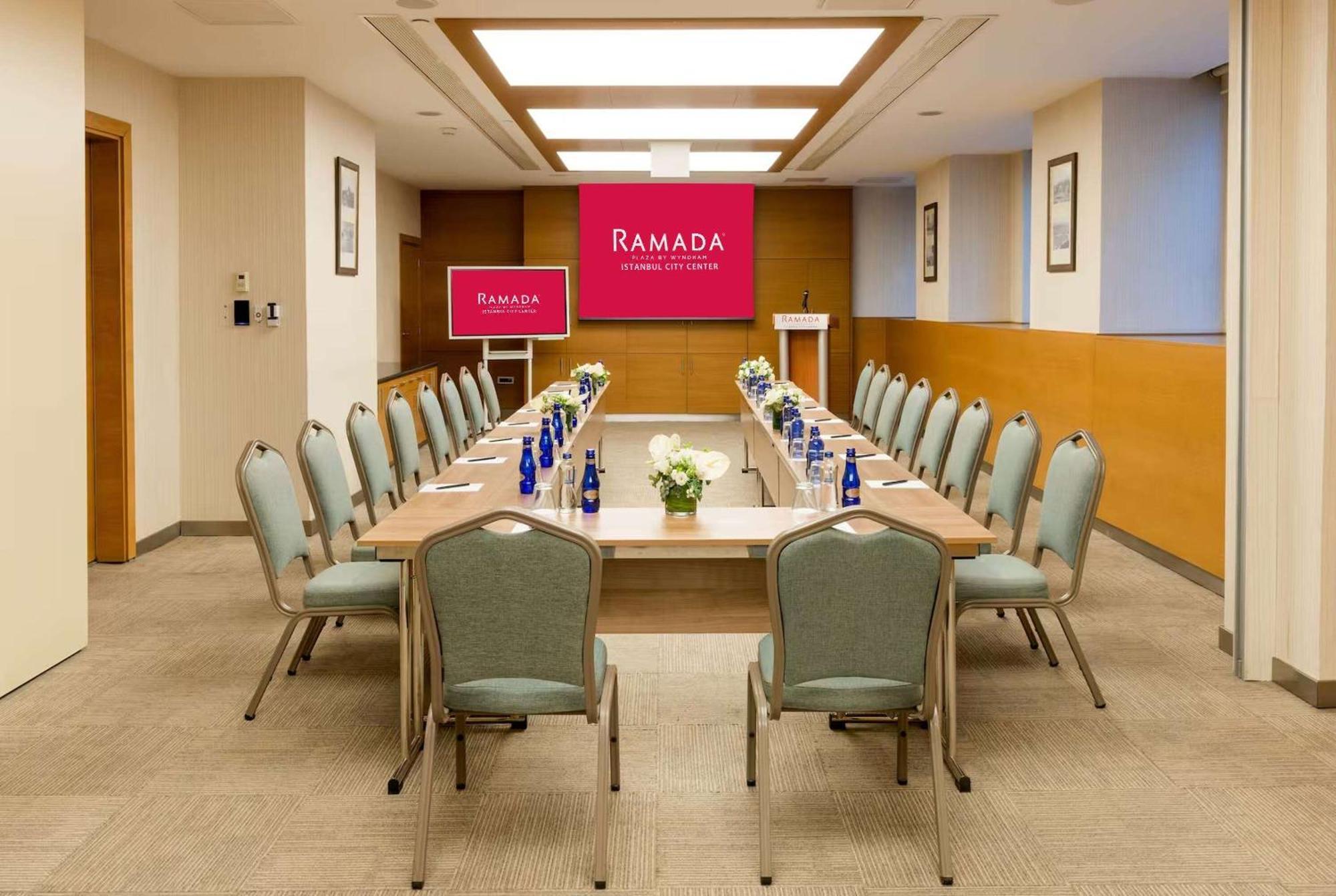 Ramada Plaza By Wyndham City Center (adults Only) Hotel